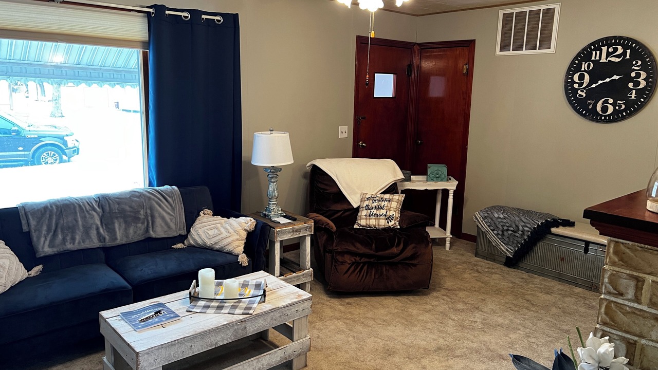Photo of Livingroom in Ellsworth County