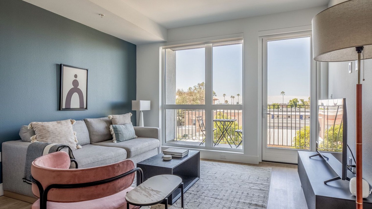Photo of Livingroom in University Heights