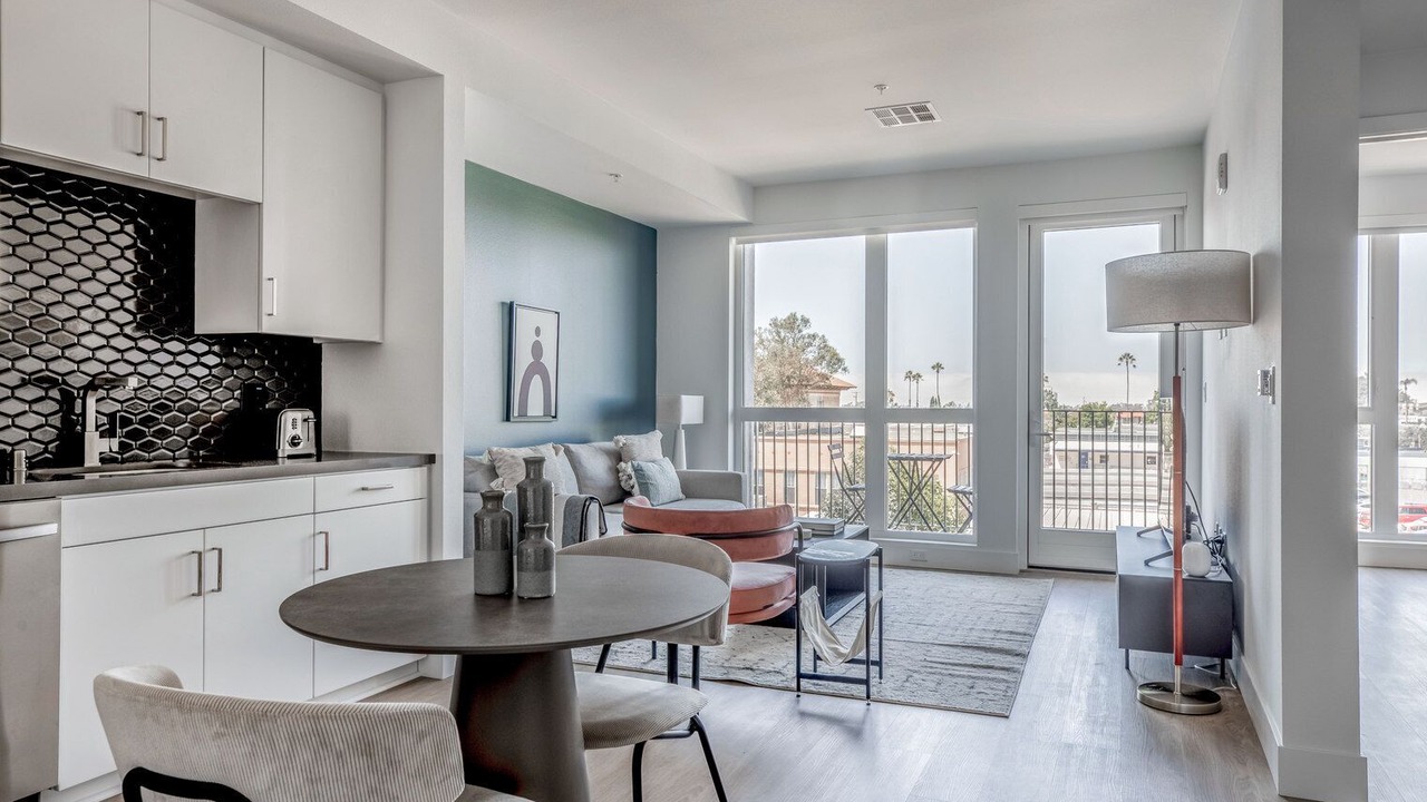 Photo of Livingroom in University Heights
