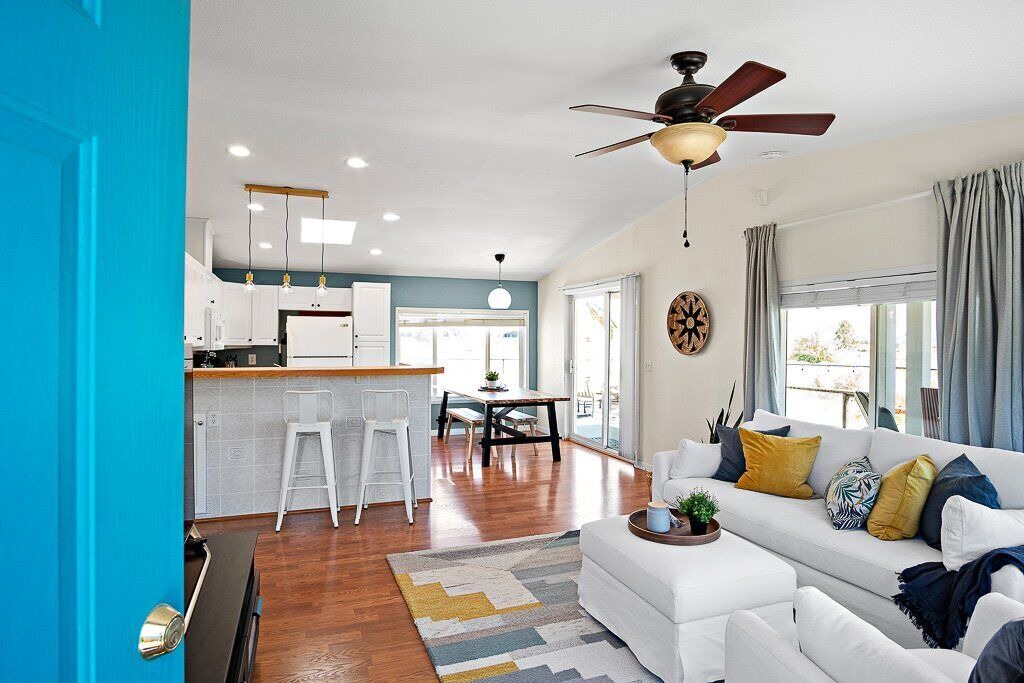 Photo of Livingroom in Desert Aire