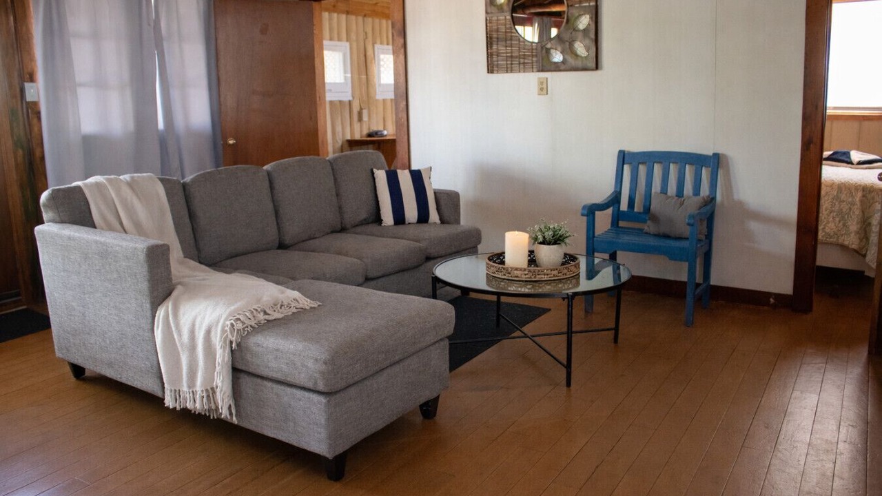 Photo of Livingroom in Honey Harbour