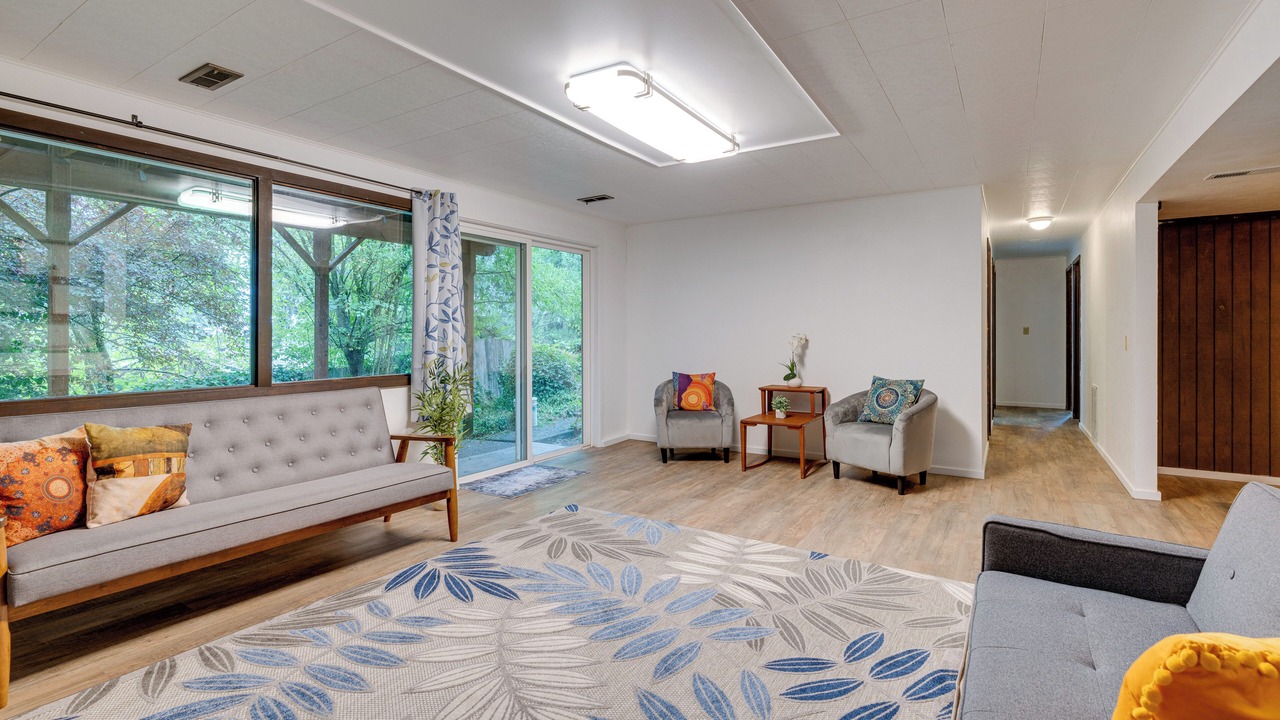 Photo of Livingroom in Lake Forest Park