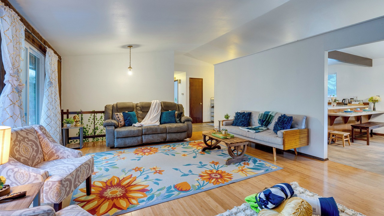 Photo of Livingroom in Lake Forest Park