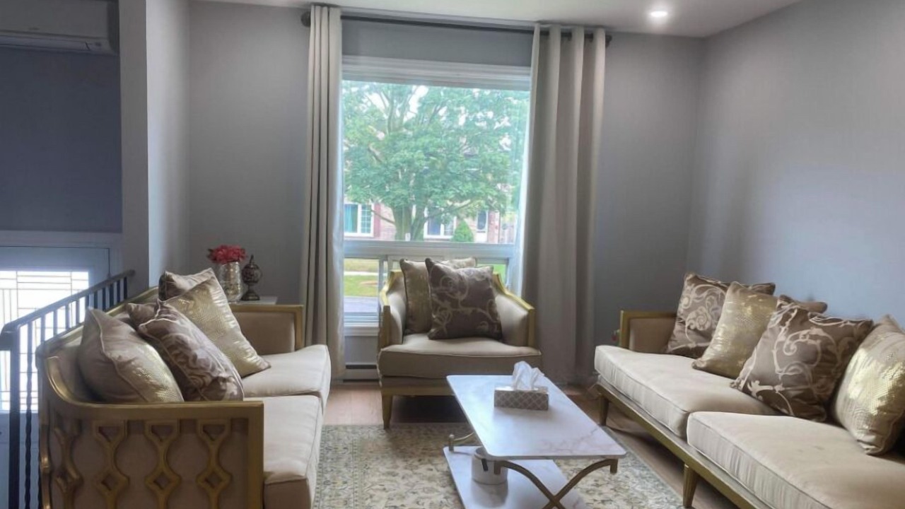 Photo of Livingroom in Oshawa