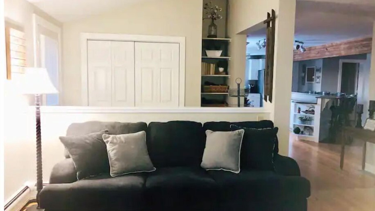 Photo of Livingroom in Jeffersonville