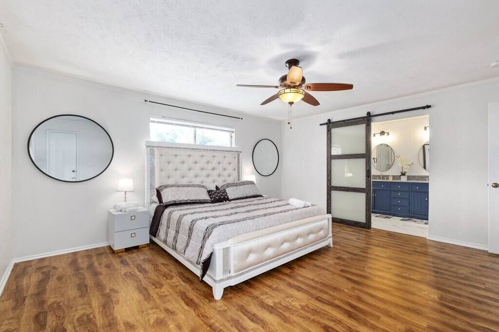 Photo of Others in Allen