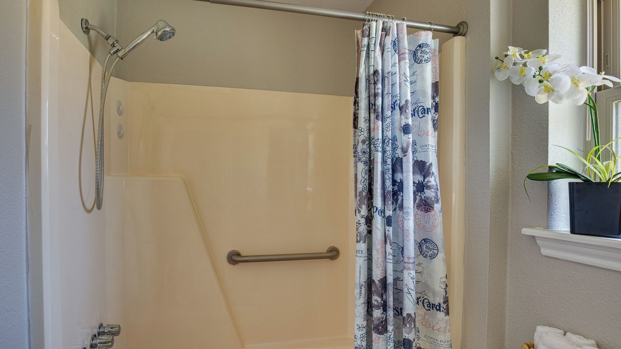 Photo of Bathroom in Waxahachie