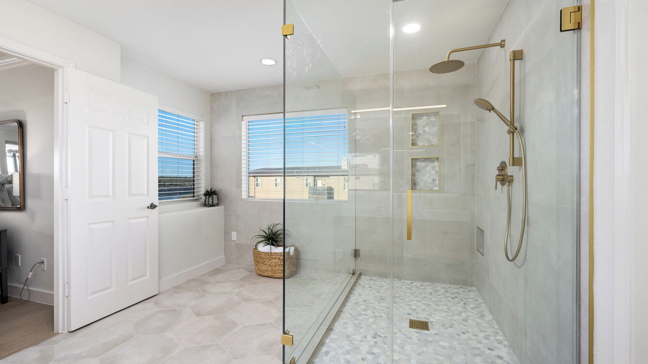 Photo of Bathroom in Highland Lake Estates