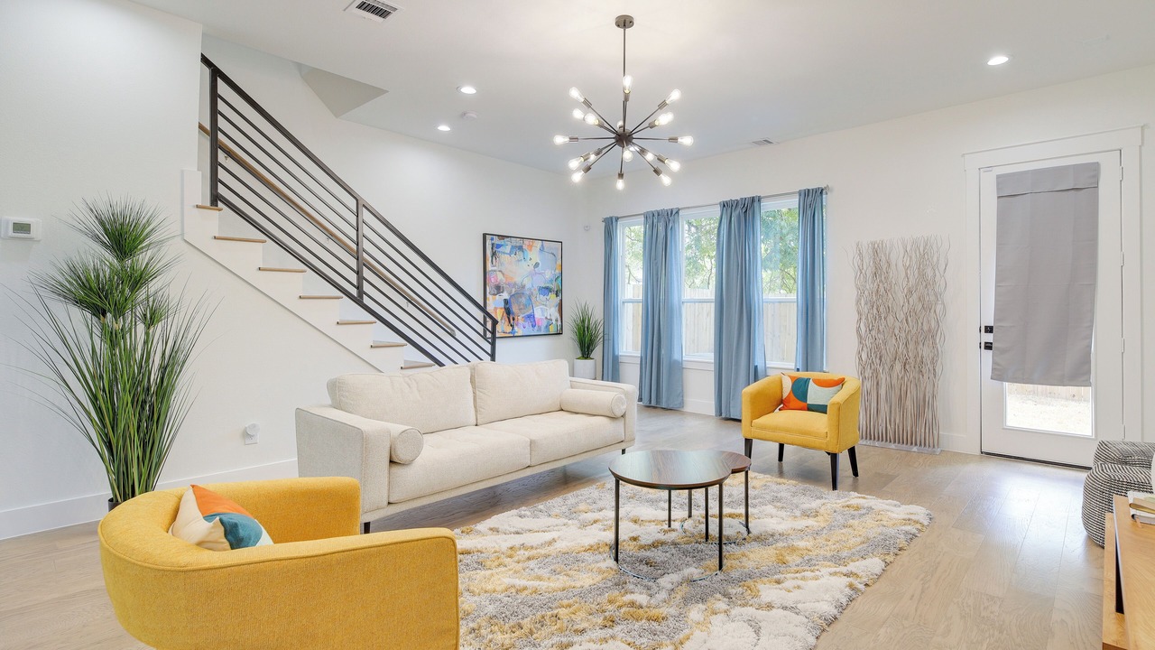 Photo of Livingroom in Northside