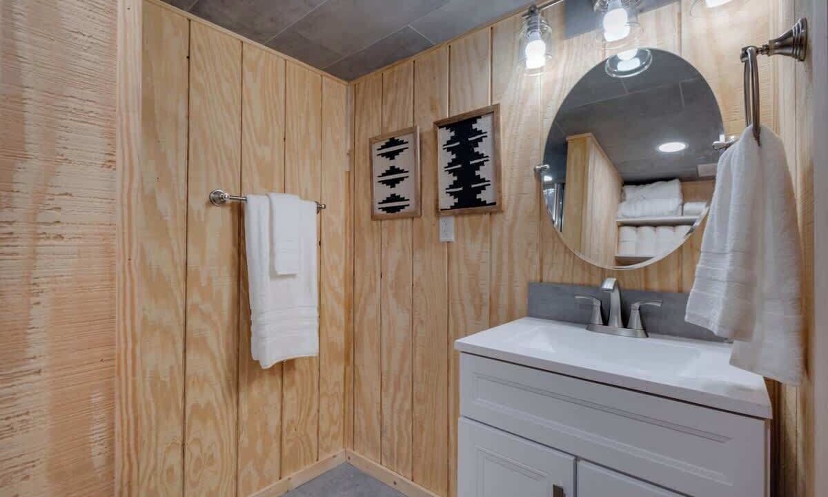 Photo of Bathroom in Canyon