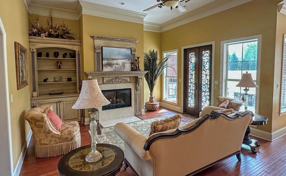 Photo of Livingroom in Tougaloo