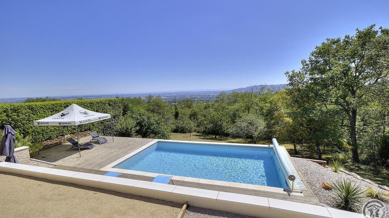 Photo of Outdoor in Charnay