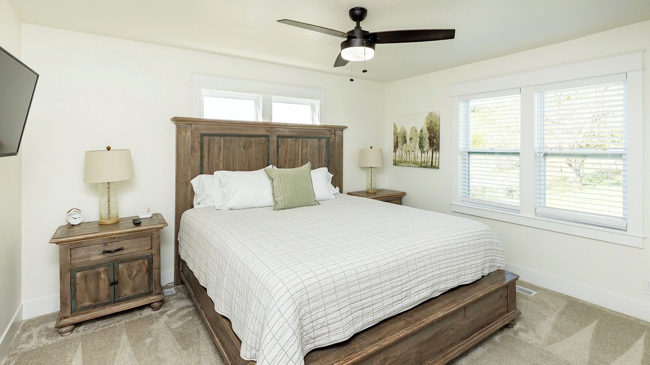 Photo of Bedroom in Winterset