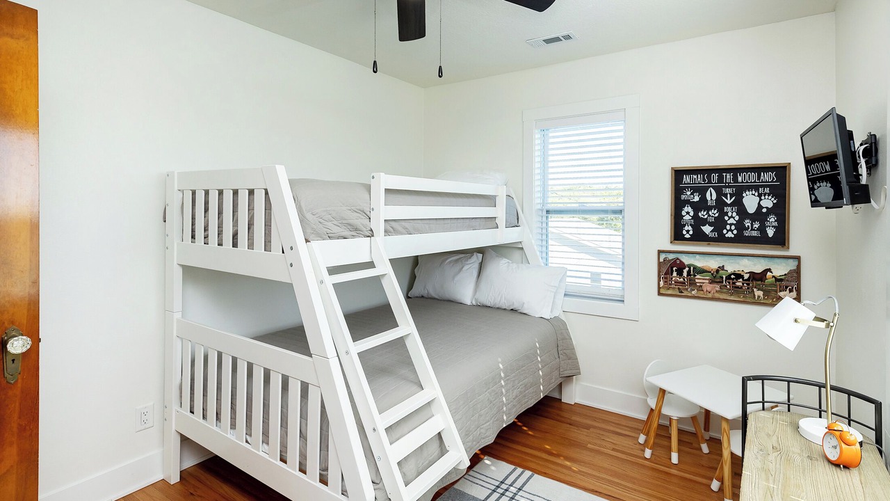 Photo of Bedroom in Winterset
