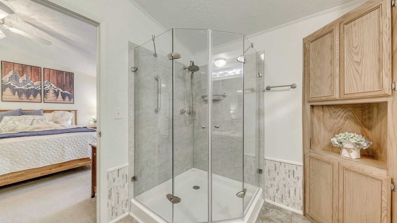 Photo of Bathroom in Cloudcroft