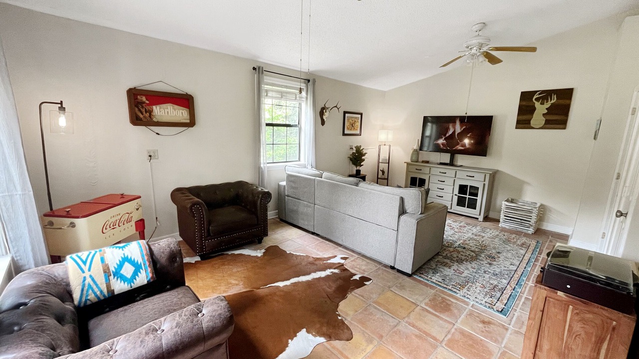 Photo of Livingroom in Chappell Hill