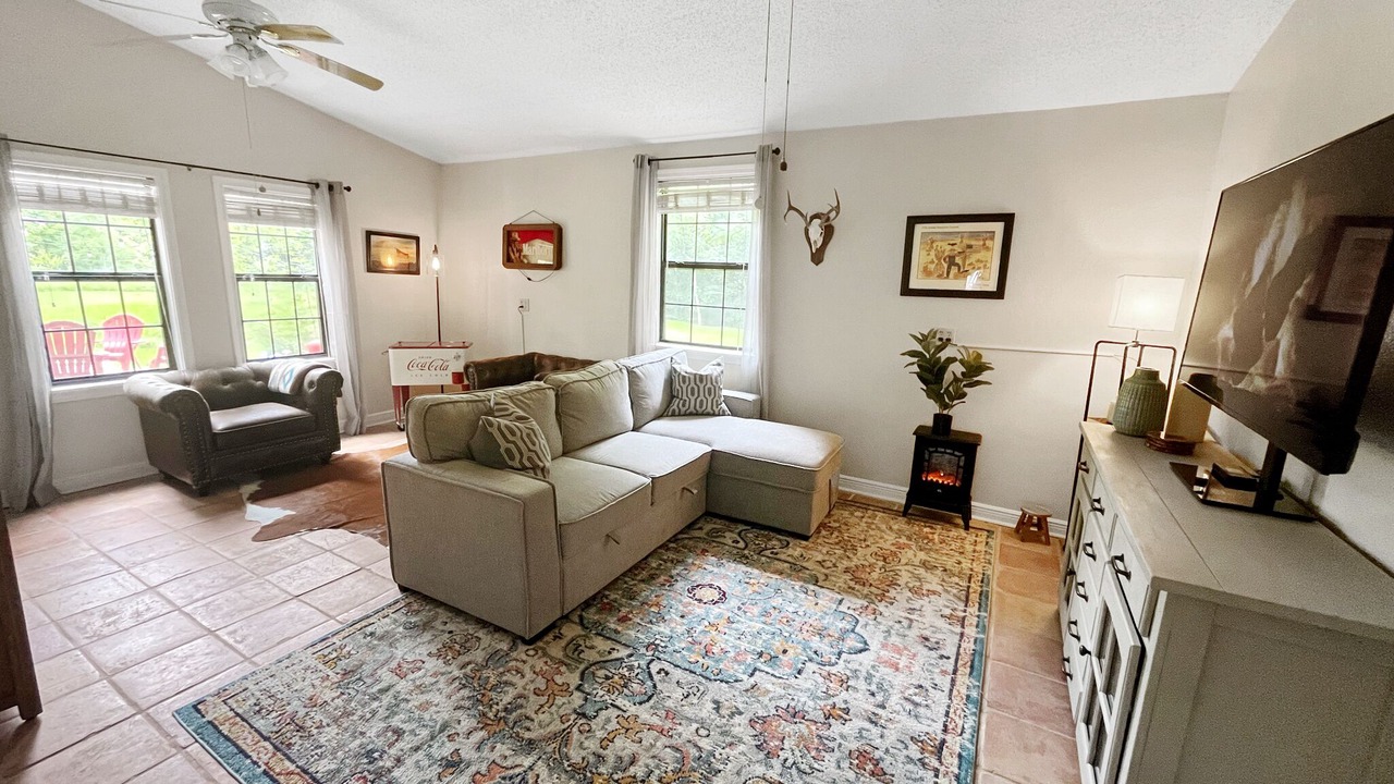 Photo of Livingroom in Chappell Hill