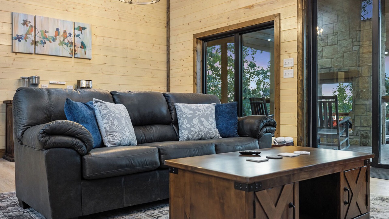 Photo of Livingroom in Broken Bow