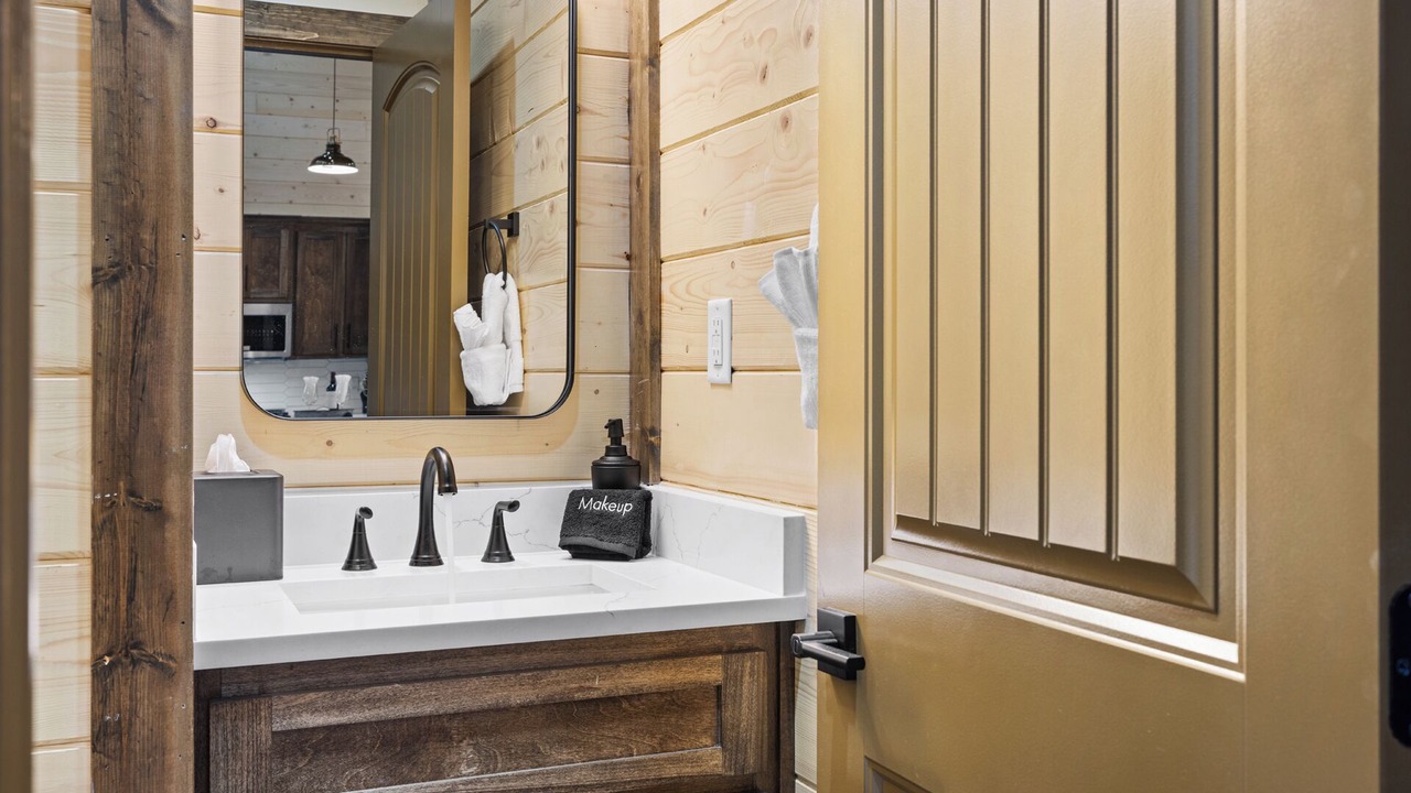 Photo of Bathroom in Broken Bow