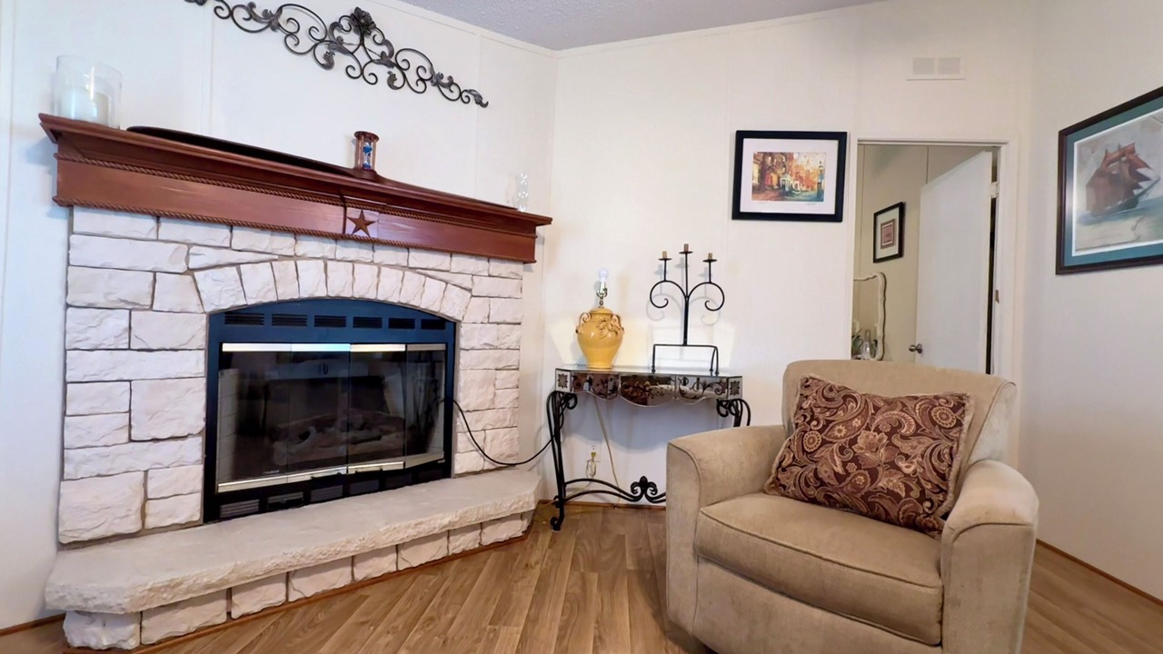 Photo of Livingroom in Carmine