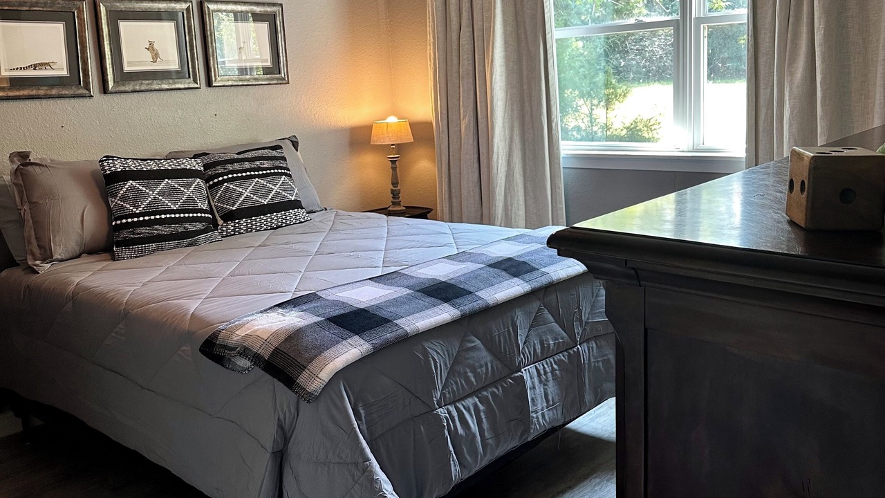 Photo of Bedroom in Lafayette County