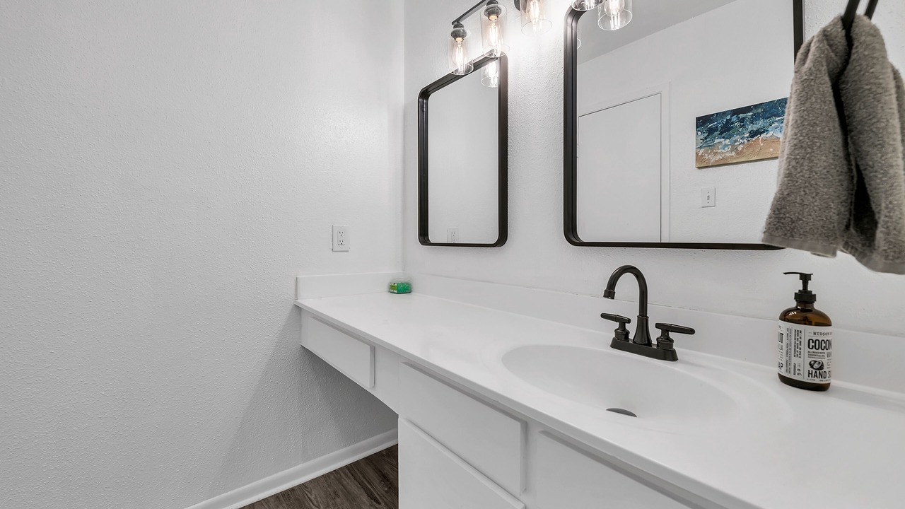 Photo of Bathroom in East Riverside - Oltorf