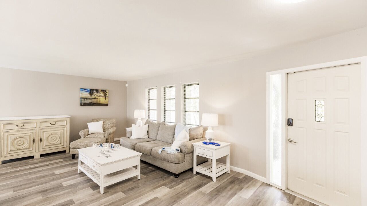 Photo of Livingroom in Caloosahatchee