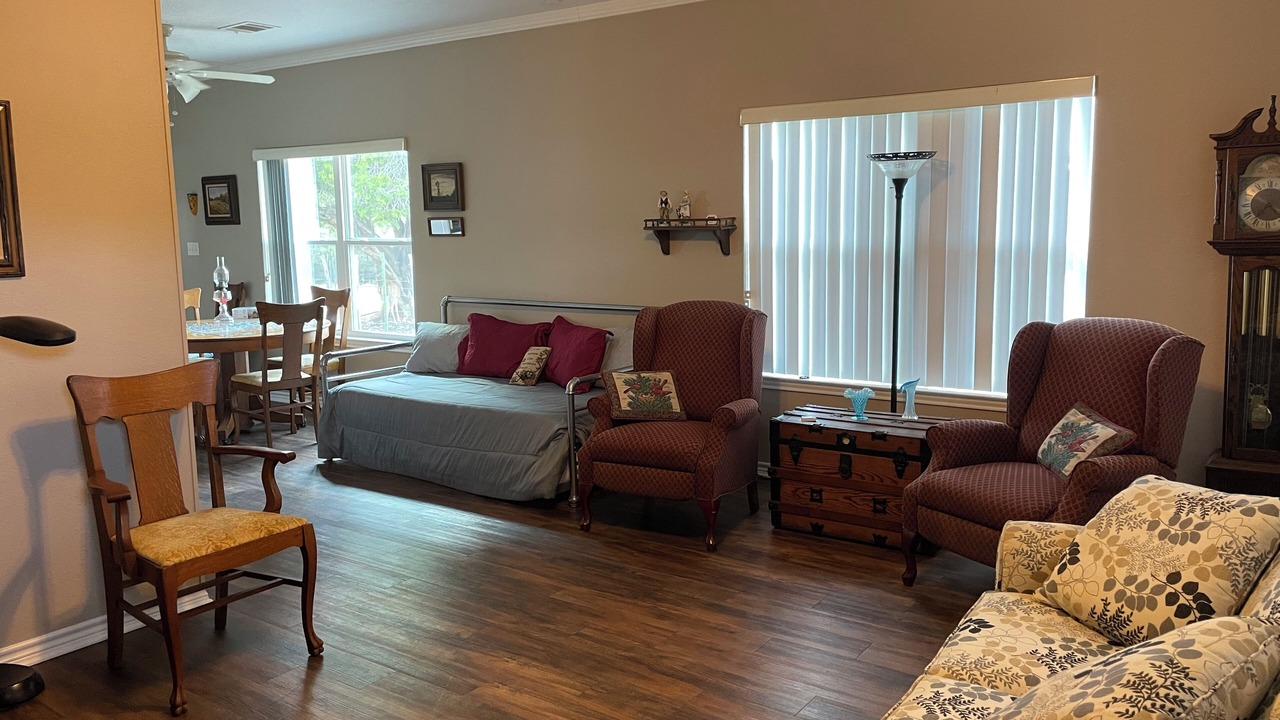 Photo of Livingroom in Valley Mills