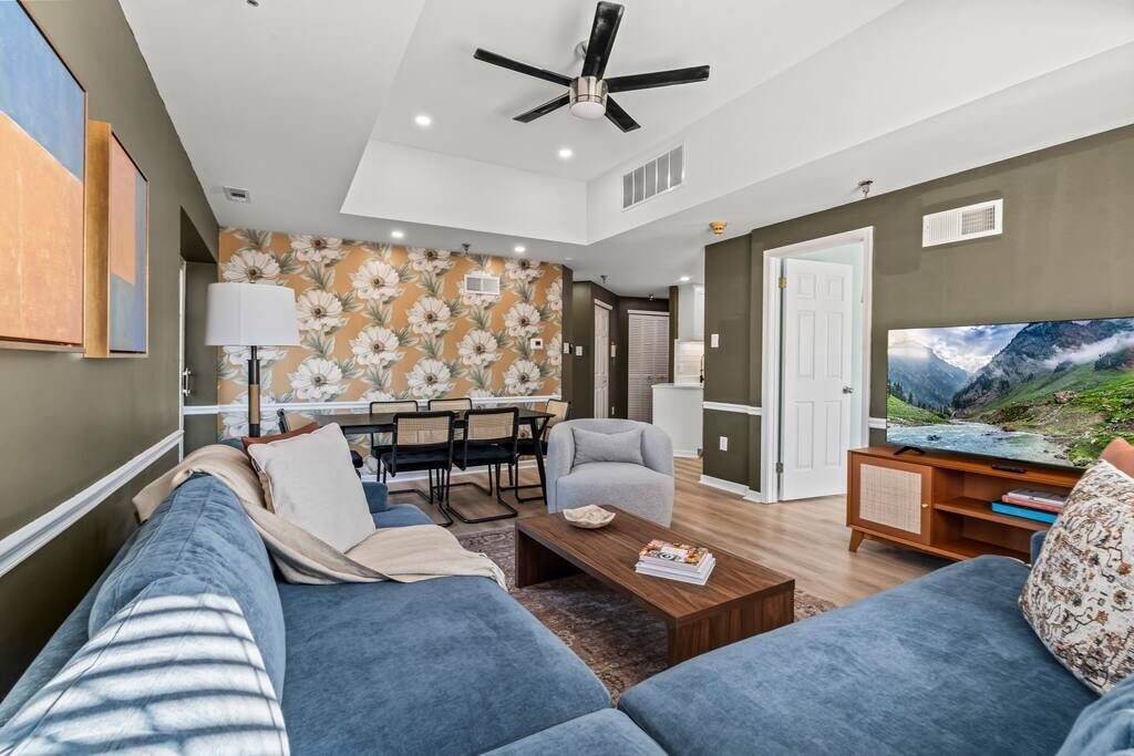 Photo of Livingroom in Newtown