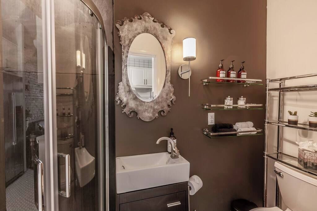 Photo of Bathroom in South Side Flats