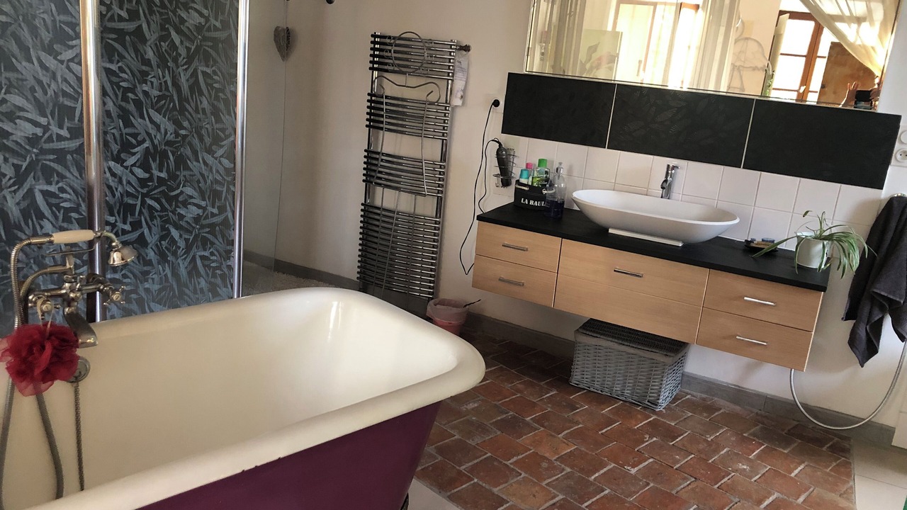 Photo of Bathroom in Laval