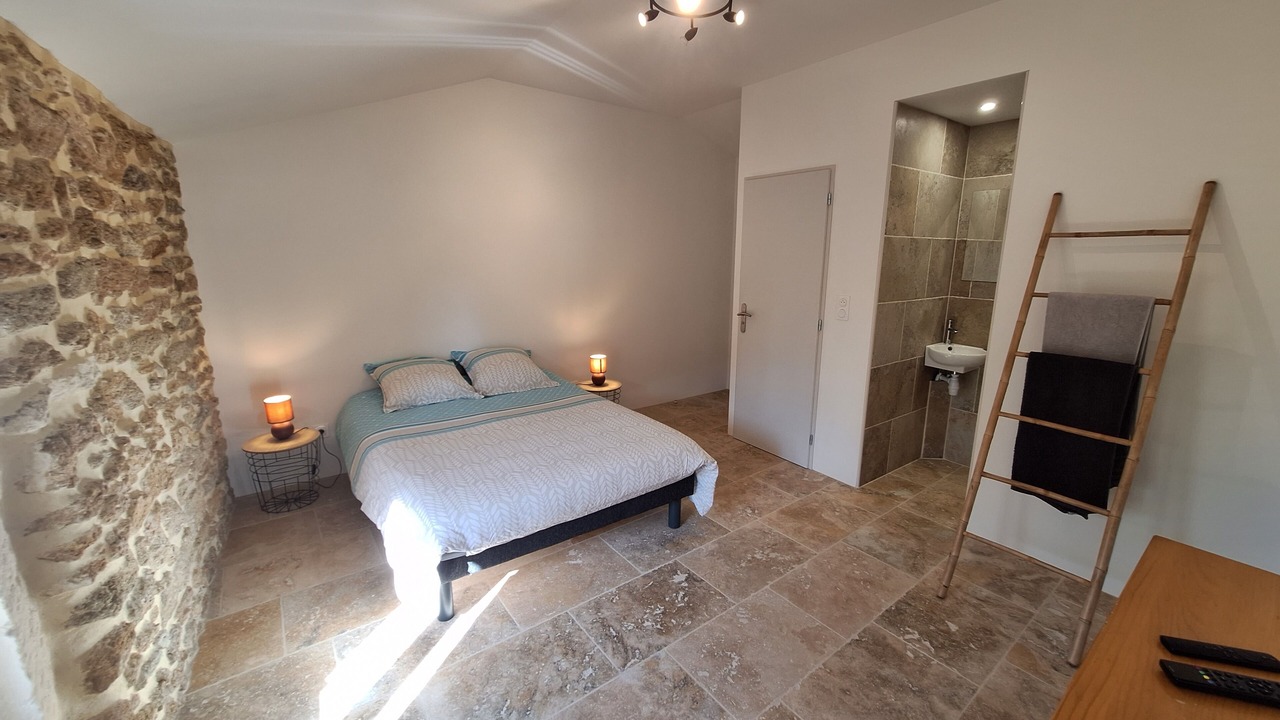 Photo of Bedroom in Suze-la-Rousse