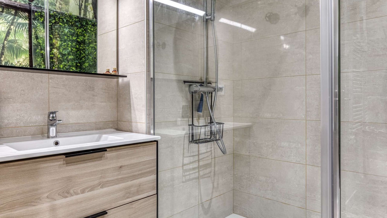 Photo of Bathroom in Rouen City Centre