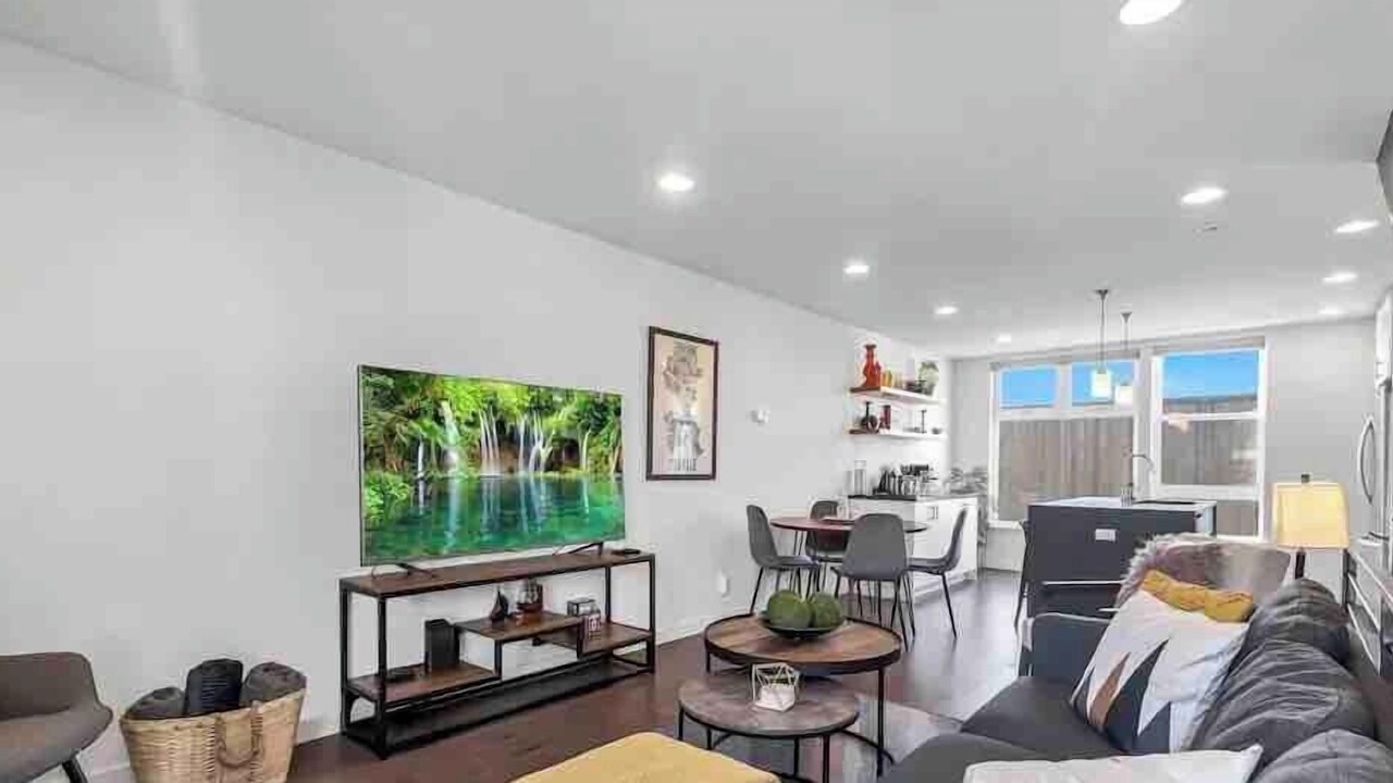 Photo of Livingroom in Eastlake