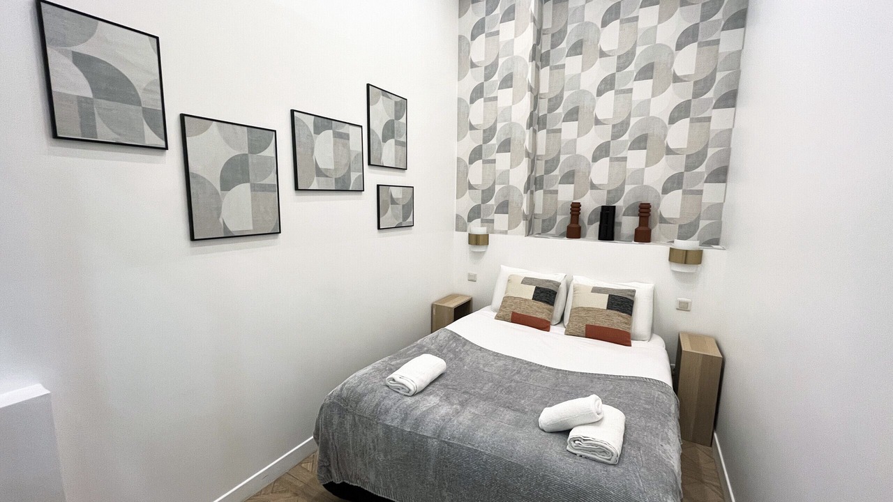 Photo of Bedroom in 10th Arrondissement