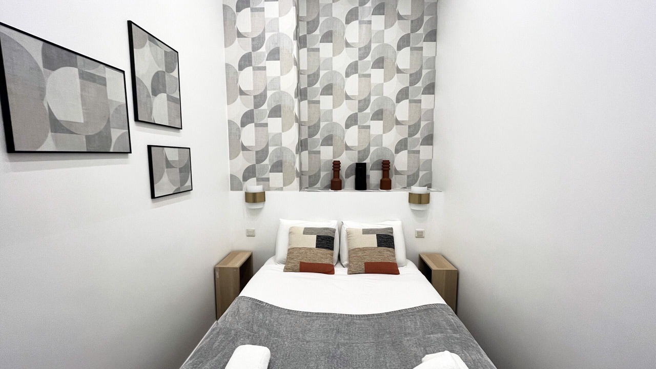 Photo of Bedroom in 10th Arrondissement