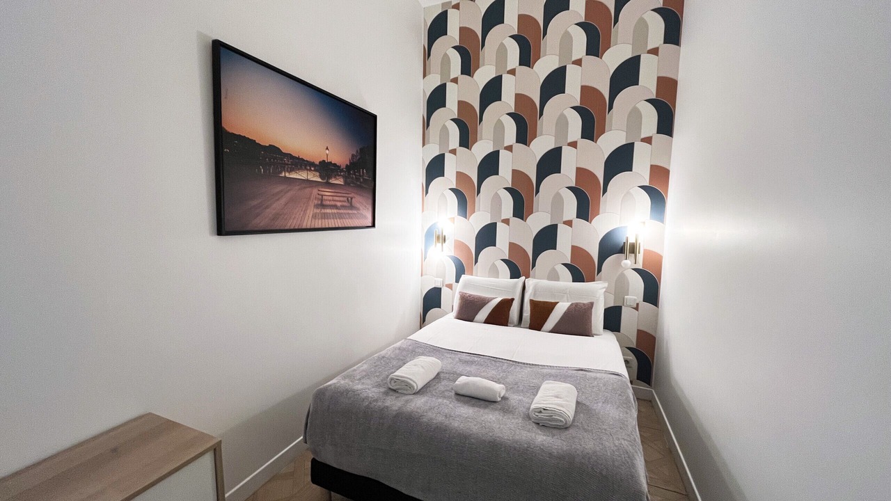 Photo of Bedroom in 10th Arrondissement