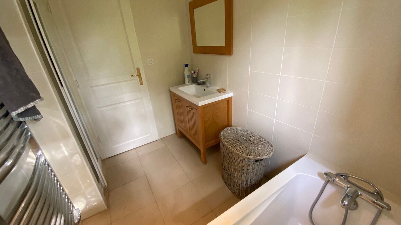 Photo of Bathroom in Lestonat - Monsejour
