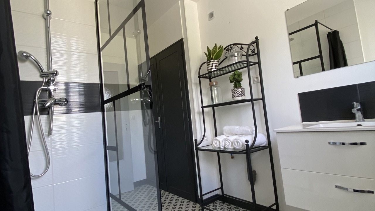 Photo of Bathroom in North district