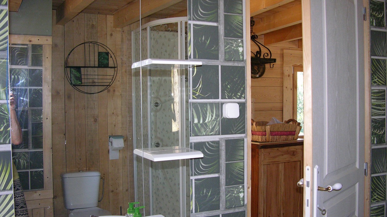 Photo of Bathroom in Bellevue-la-Montagne
