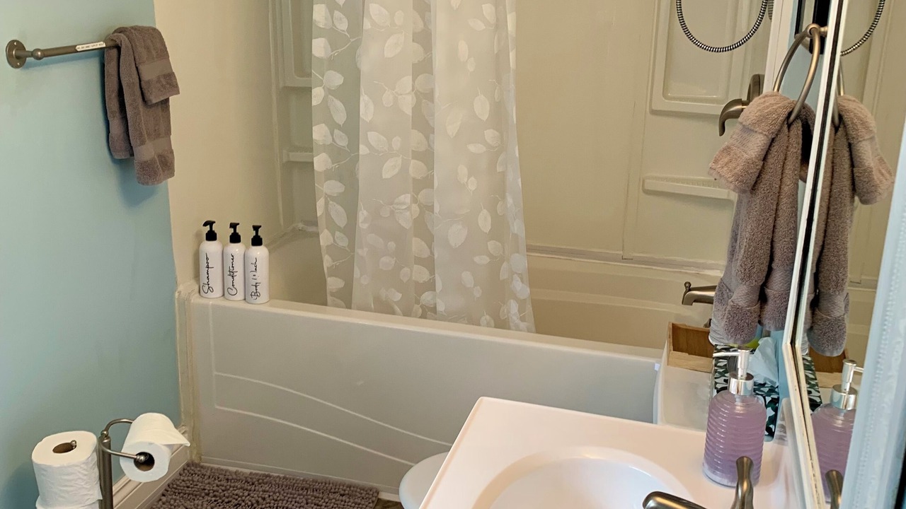 Photo of Bathroom in East Kildonan
