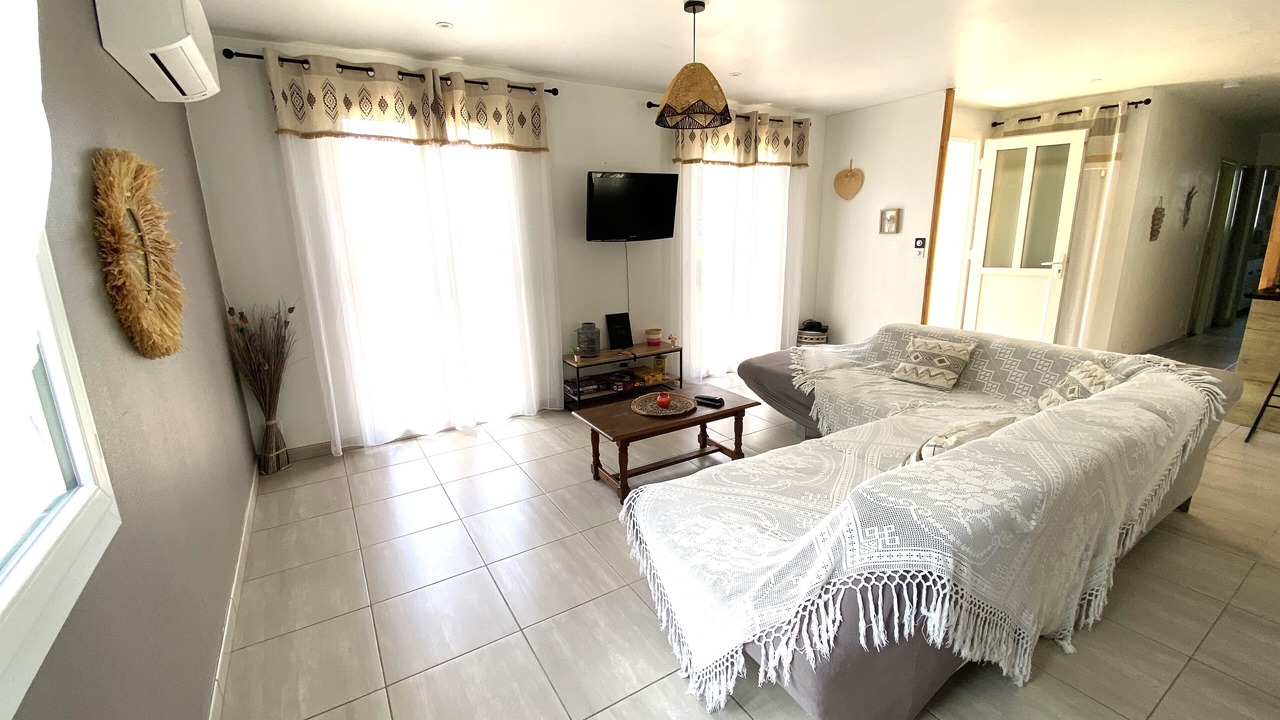 Photo of Livingroom in Allez-et-Cazeneuve