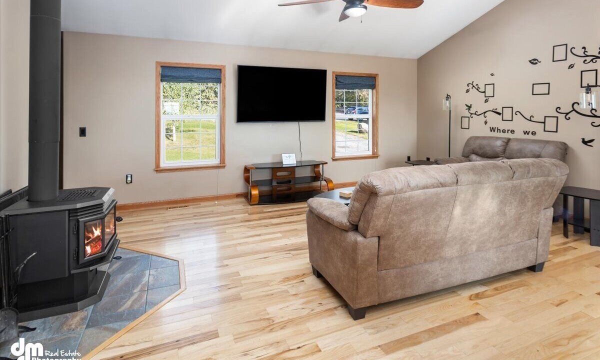 Photo of Livingroom in Knik-Fairview