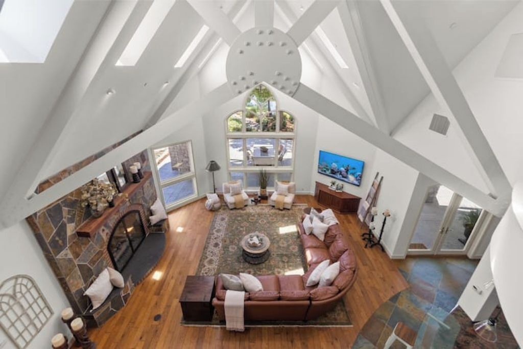 Photo of Livingroom in Davis