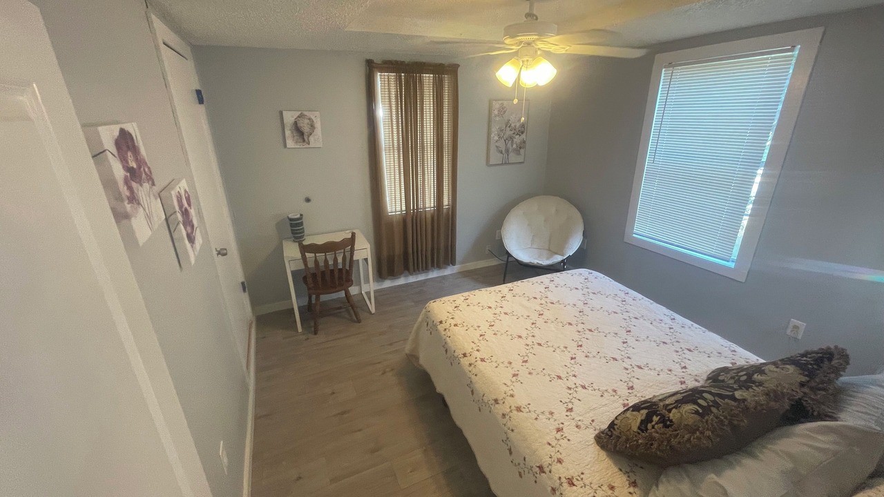 Photo of Bedroom in Lone Oak
