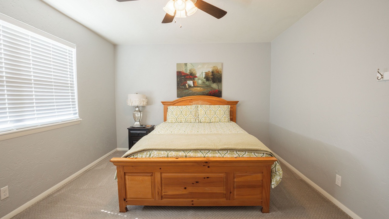 Photo of Bedroom in Sulphur