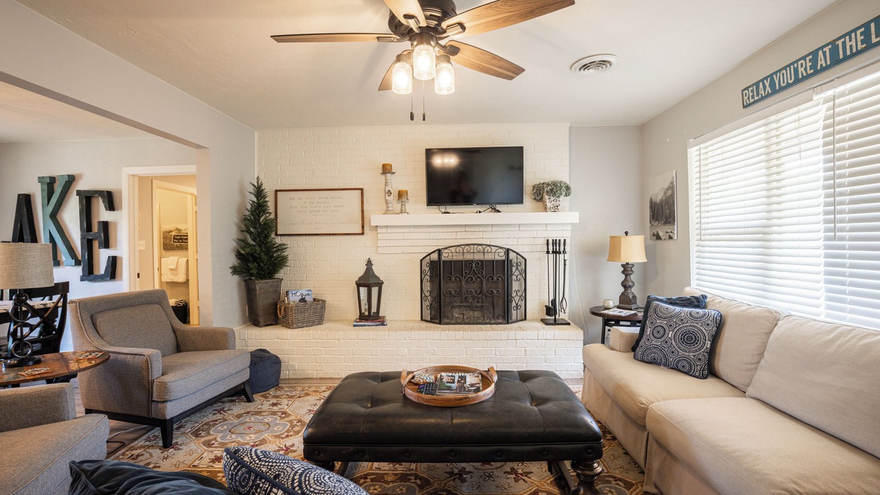 Photo of Livingroom in Sulphur