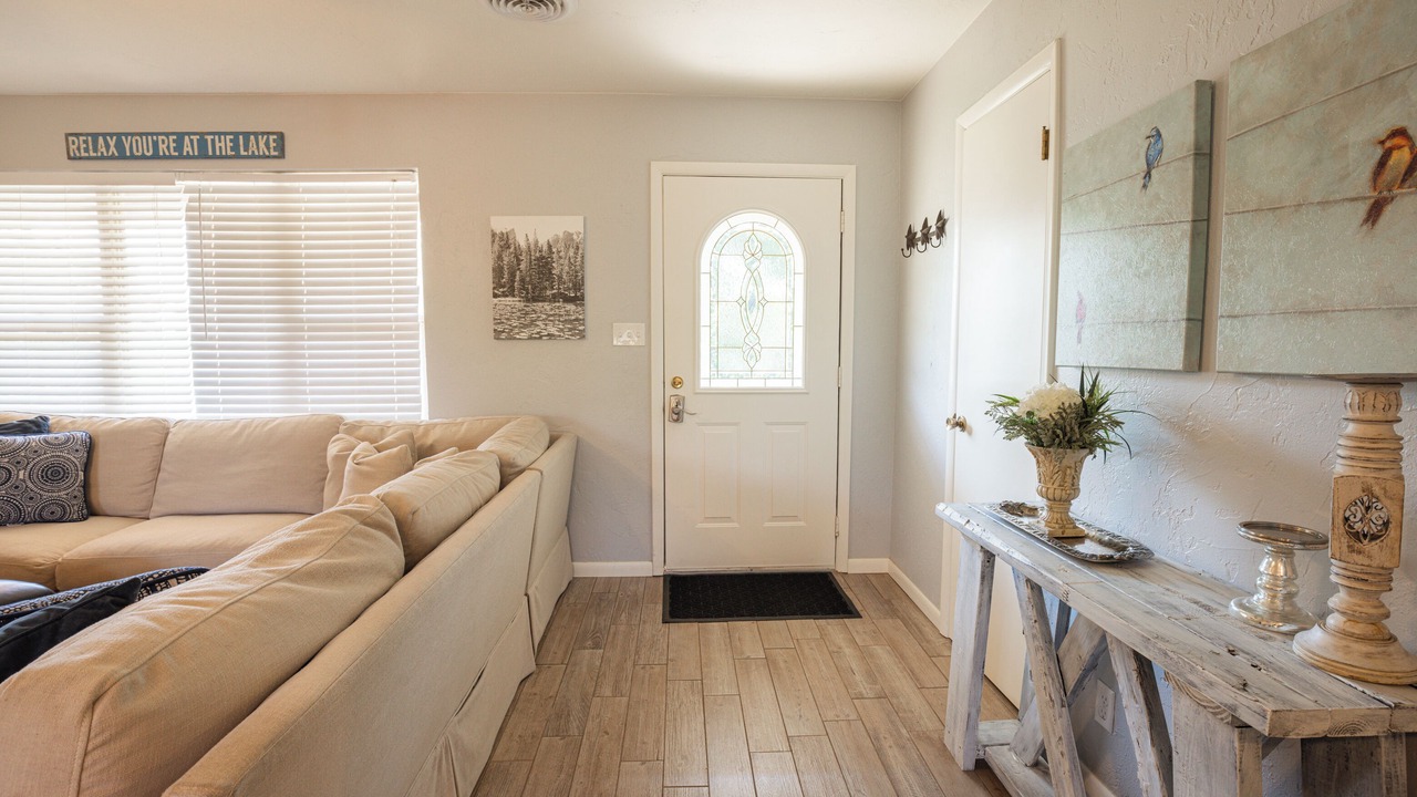 Photo of Livingroom in Sulphur
