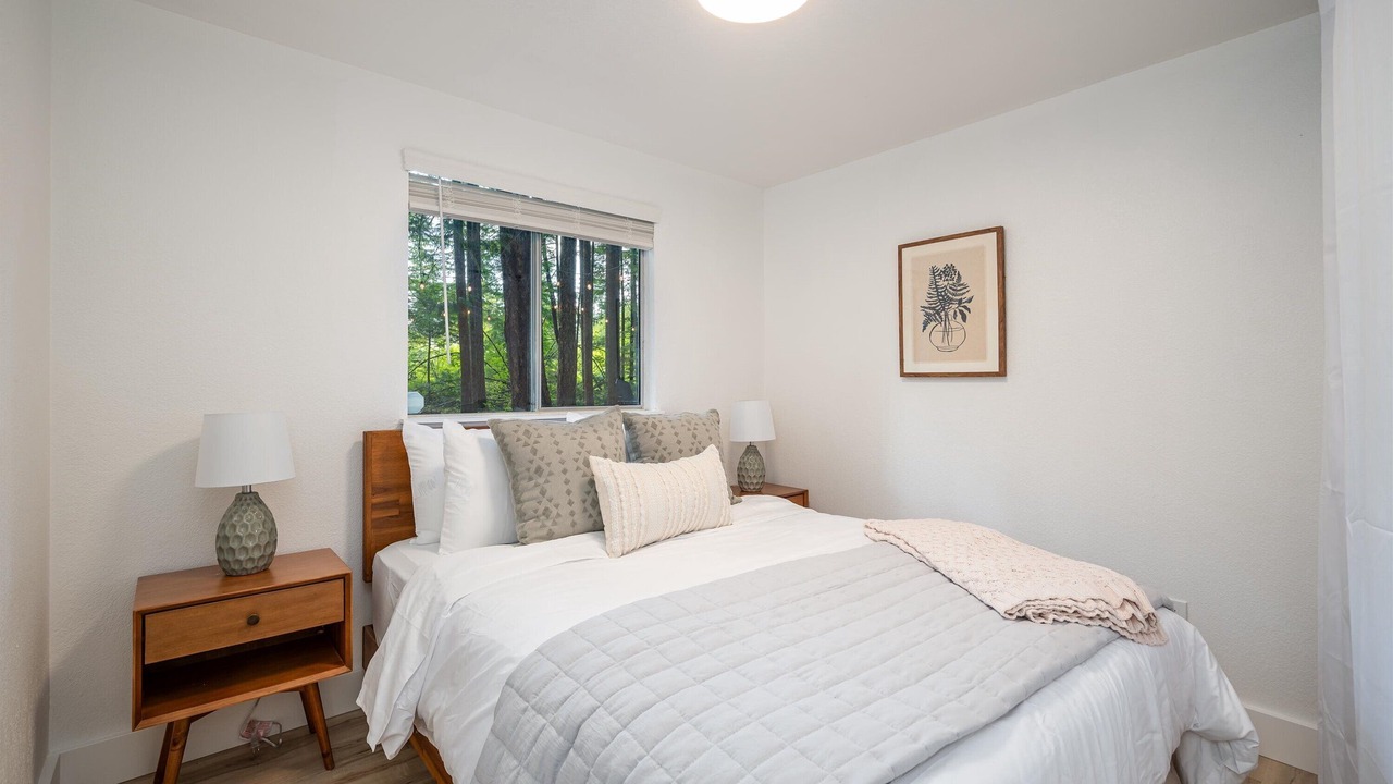 Photo of Bedroom in Peaceful Valley