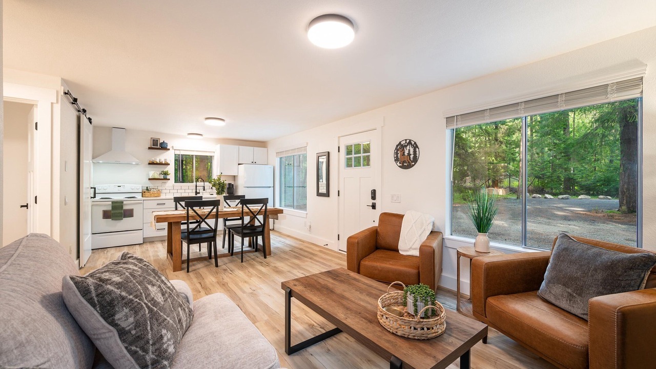 Photo of Livingroom in Peaceful Valley